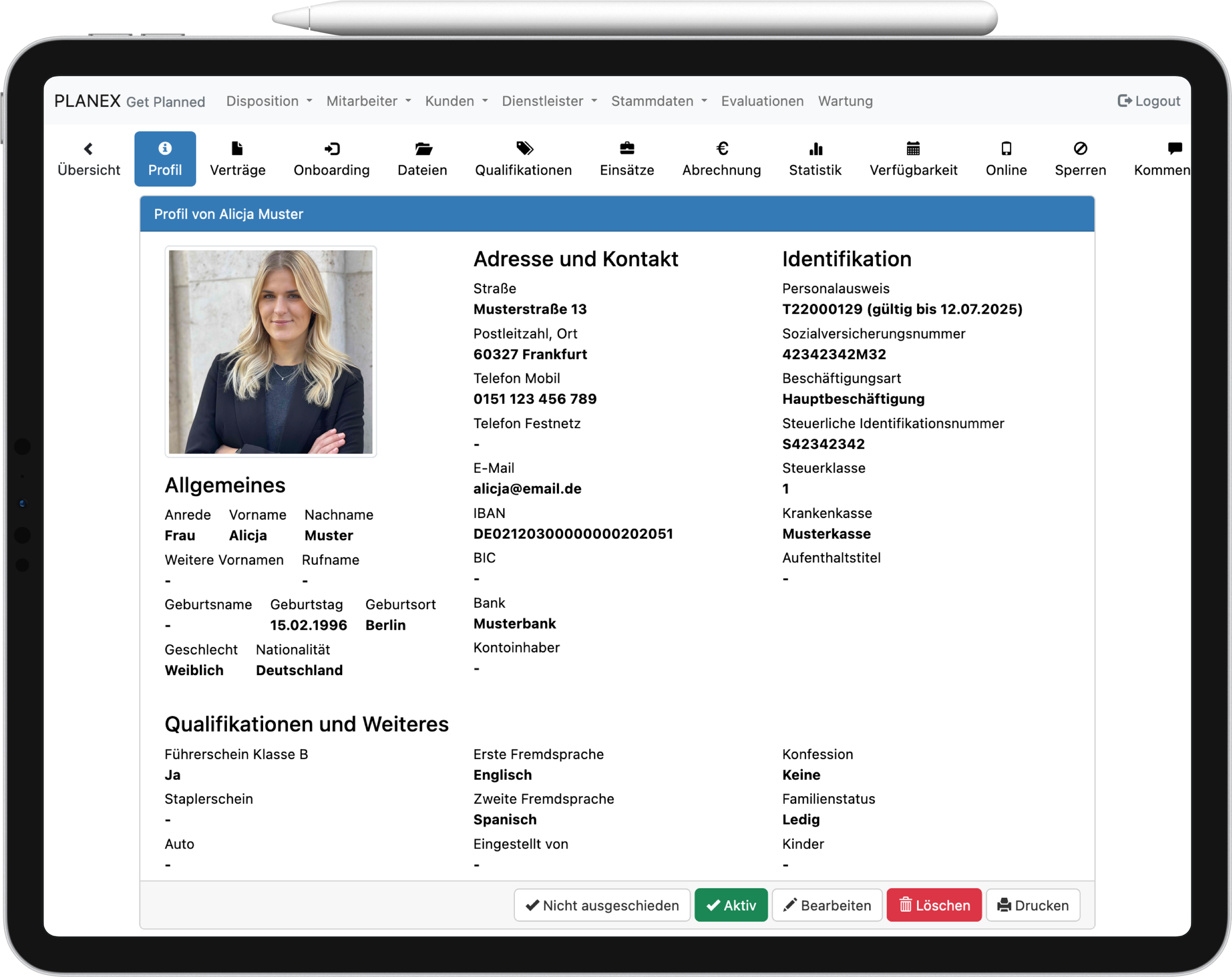 Digitale Personalakte auf einem iPad geöffnet